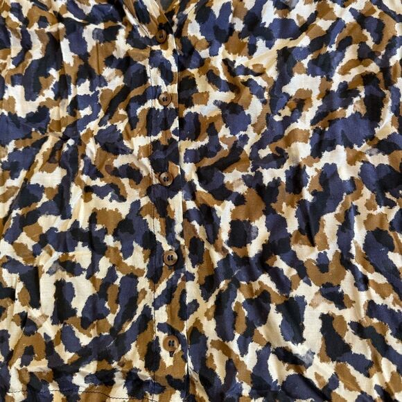 Velvet by Graham & Spencer Women's Melinda Printed Button-Up Top Size Medium - Picture 12 of 12